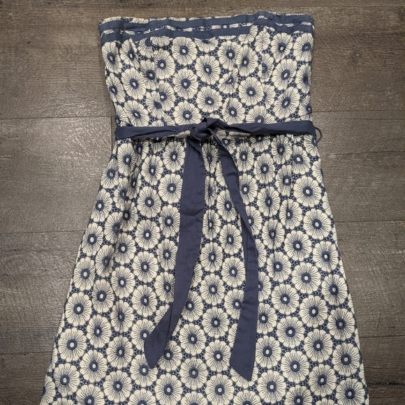 American Eagle Outfitters Dresses & Skirts - American Eagle Outfitters Blue Floral Eyelet Strapless Dress Size 2